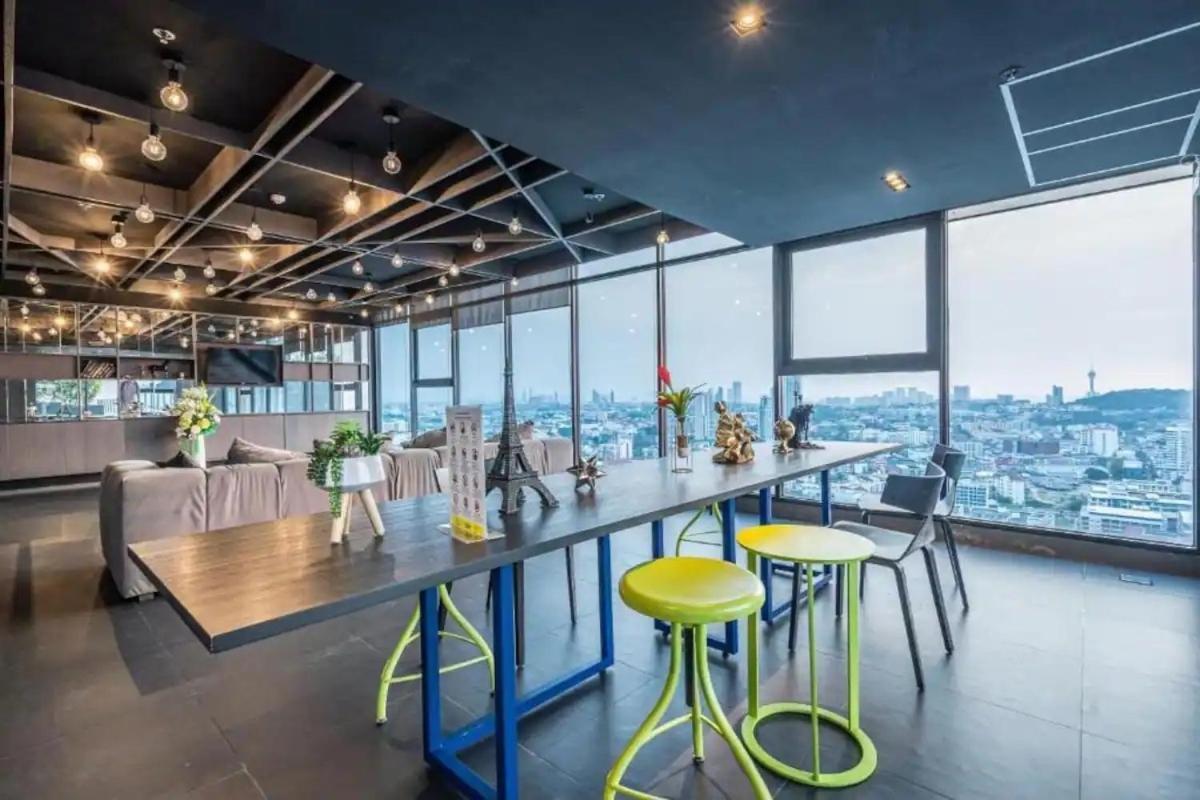 Central Pattaya Fully Equipped Condo Next To Beach Exterior photo